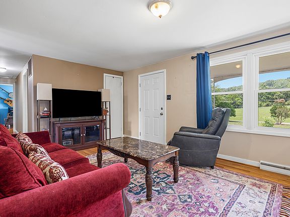 5th image of 19129 Allens Ln