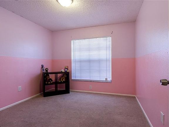 4th image of 7703 Glades Ct