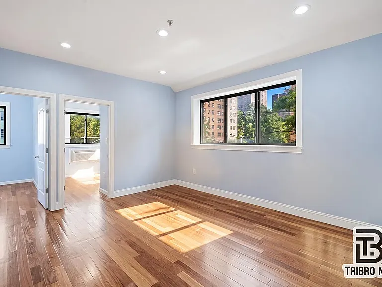 312 Willis Ave #2R — Photo 3