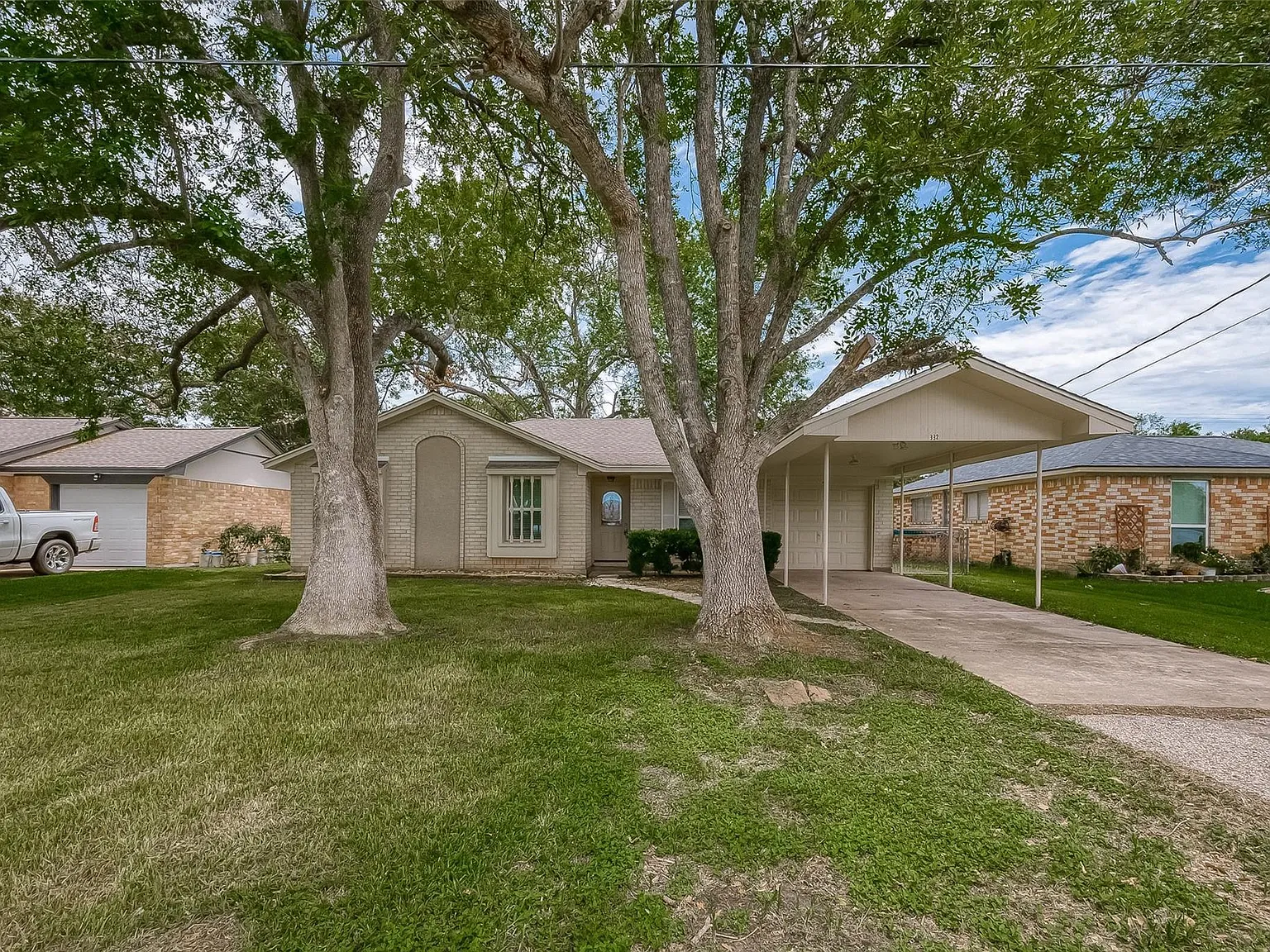 3 bed, 1.5 bath, 1247 sqft, $1,800 — Photo 4