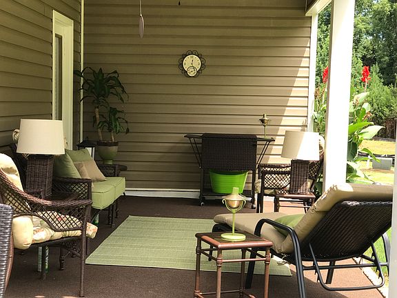 4th image of 860 Derden Ct