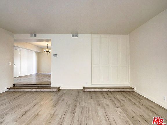 5th image of 324 S Elm Dr APT 102