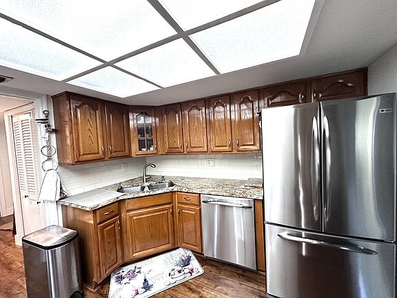 4th image of 5020 Cub Lake Dr
