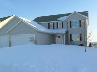 2808 Boulder Ridge Dr NW, Rochester, MN 55901