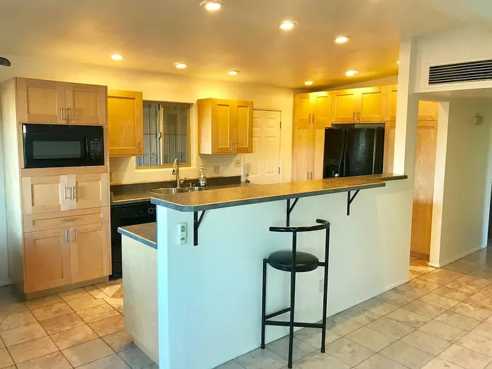 2601 N Euclid Ave — Photo 8