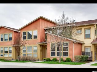 1049 N Stillwater Dr, Farmington, UT 84025