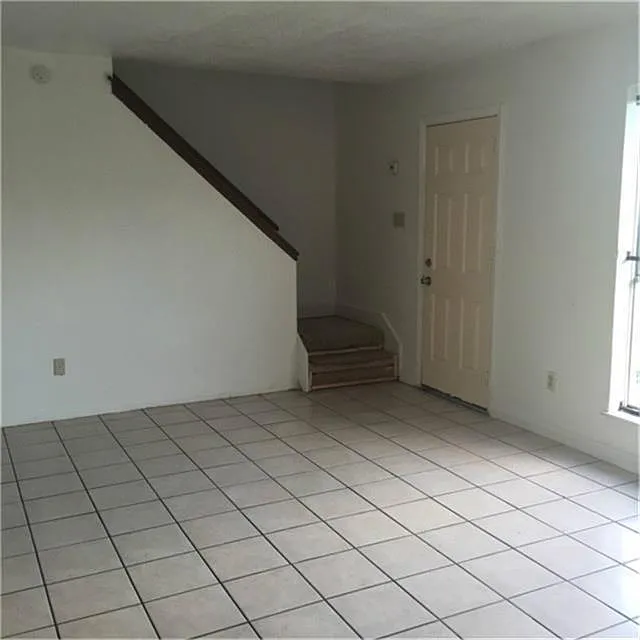 3 bed, 1.5 bath, 1473 sqft, $1,600 — Photo 3