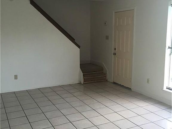 3rd image of 3402 Knotty Oaks Trl