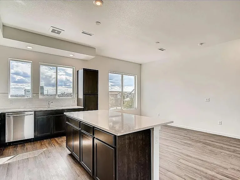 6770 Raritan Dr — Photo 6