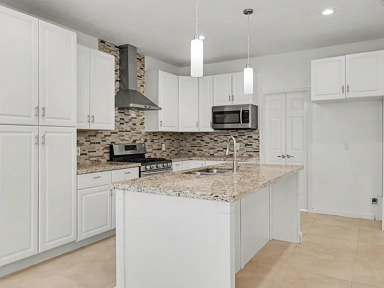 17907 Stoney Glade Ct — Photo 10