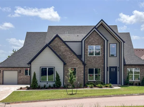 4548 Maple Ridge Dr, Edmond, OK 73034