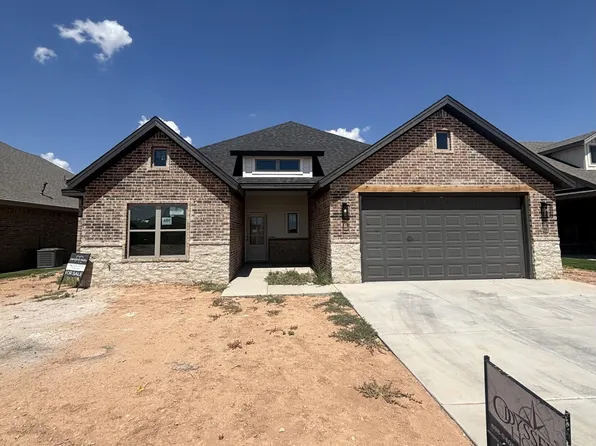 1004 N 4th St, Wolfforth, TX 79382