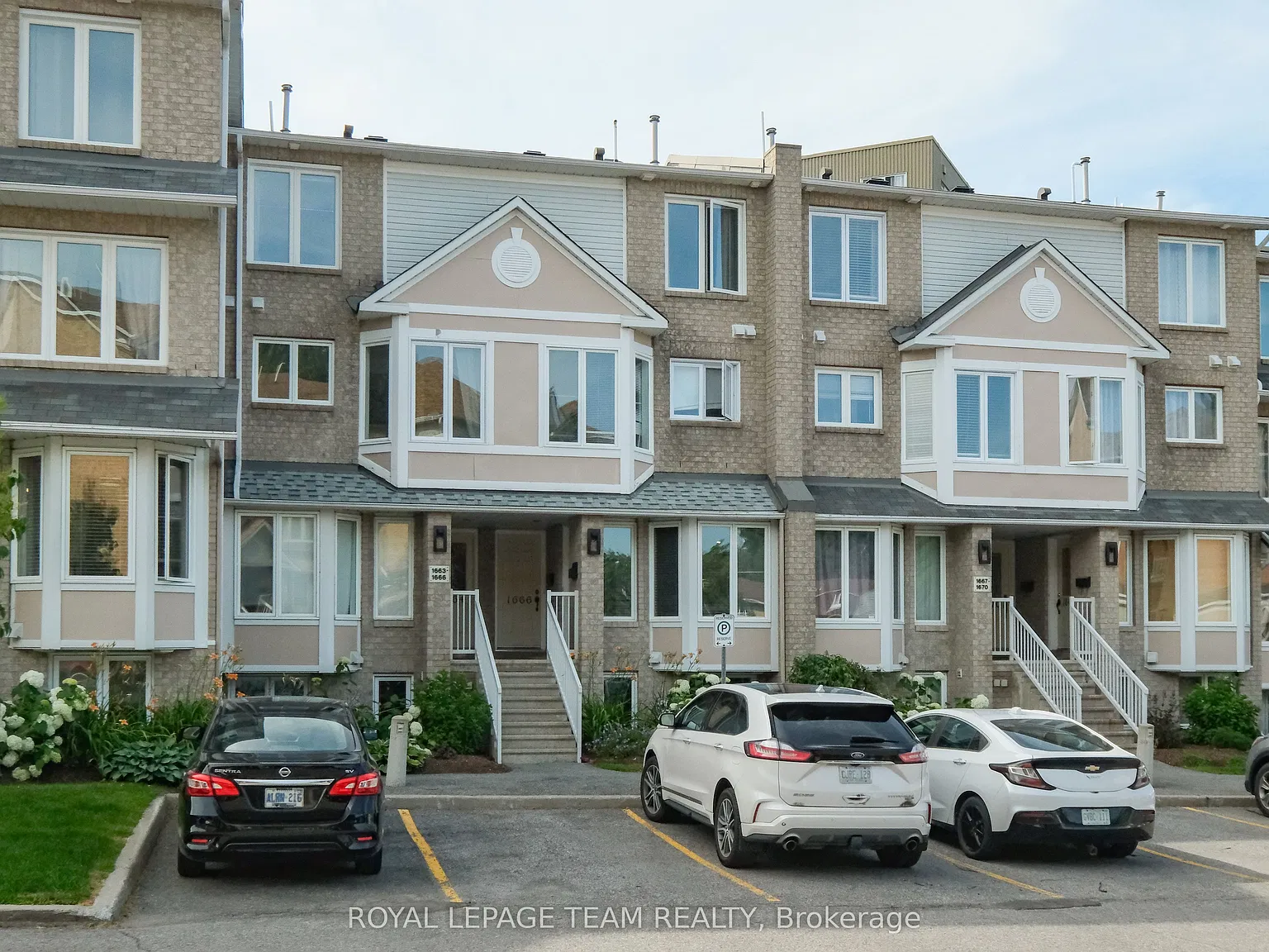2 bed, $2,300 — Photo 3