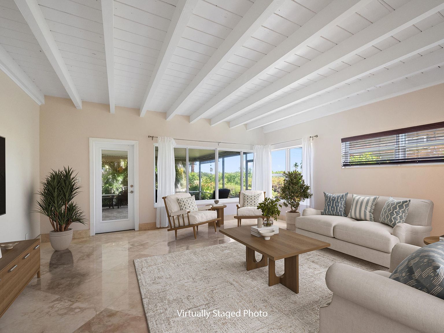 632 N Lakeside Drive