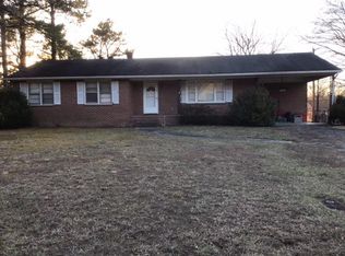 35 Maple Ln, Blackstone, VA 23824