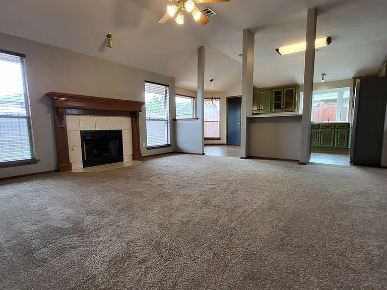 3517 Glisten St — Photo 7