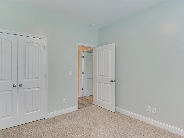 183 Williston Rd — Photo 33