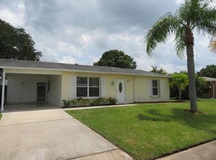262 NE Camelot Dr, Port Saint Lucie, FL 34983