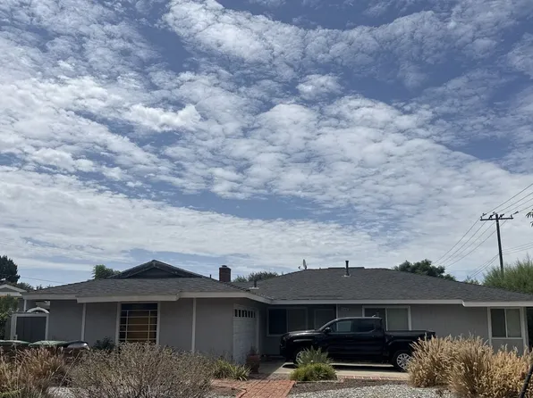 504 Ridgefield Dr, Claremont, CA 91711