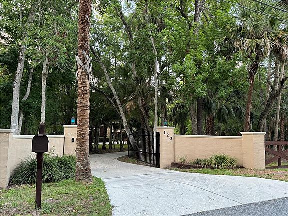2nd image of 120 E Bahama Rd