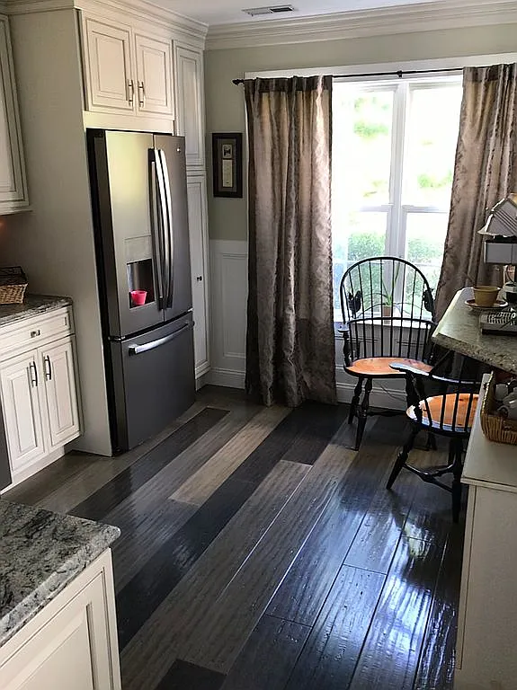 24 Victoria Cir photo 1