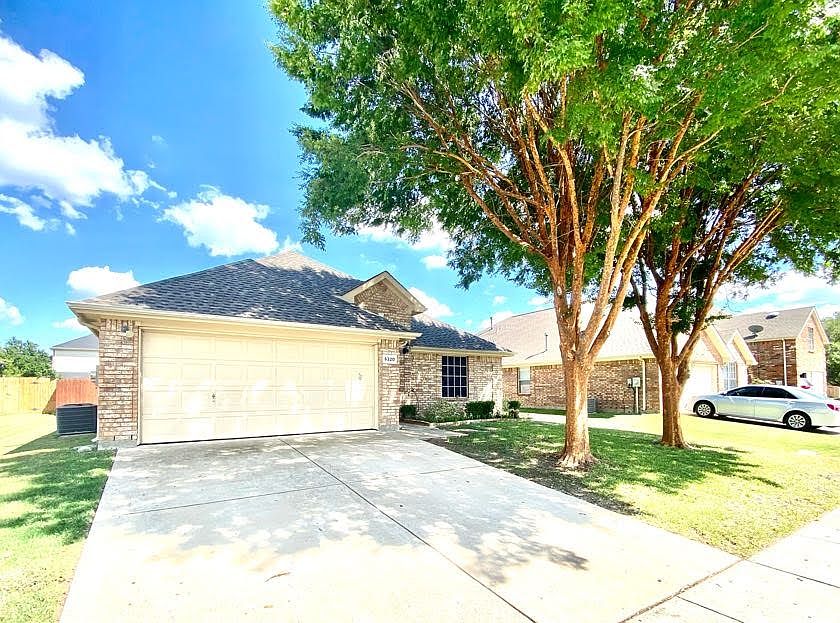 1st image of 5320 Lake Gardens Dr