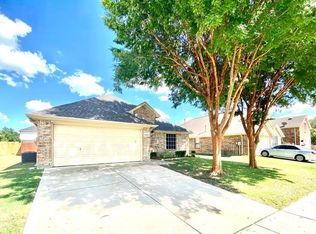 5320 Lake Gardens Dr, Grand Prairie, TX 75052