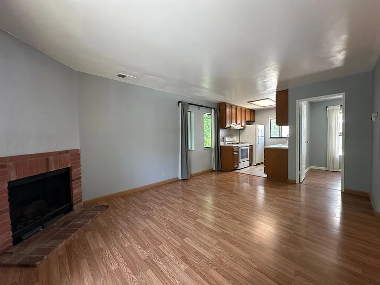 109 S Sierra Madre Blvd — Photo 9