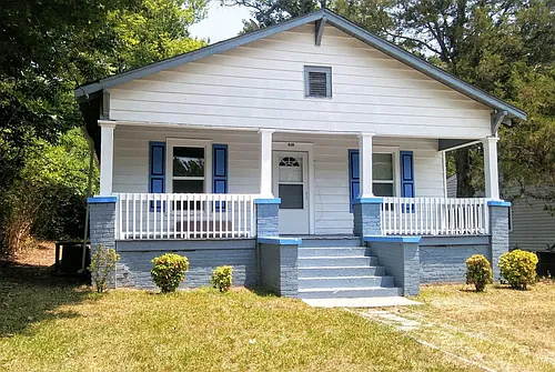610 Holt Ave Photo 1
