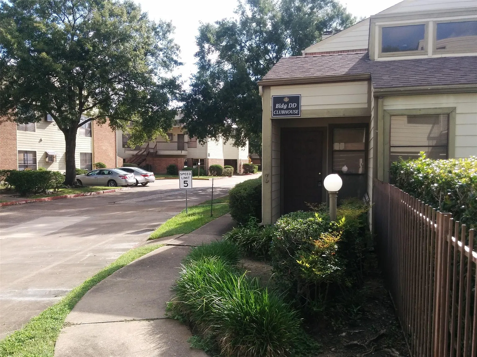 1 bed, 420 sqft, $850 — Photo 3