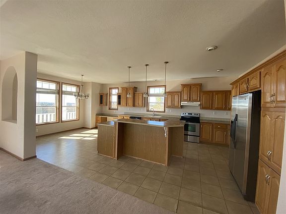 3rd image of 6621 Tuttle Creek Blvd