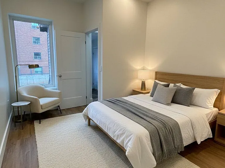 259 John St S #4 — Photo 3