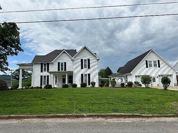 3rd image of 618 Main St N