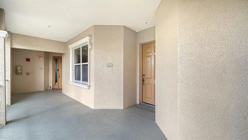 2 bed, 2.0 bath, 1862 sqft, $5,750 — Photo 4
