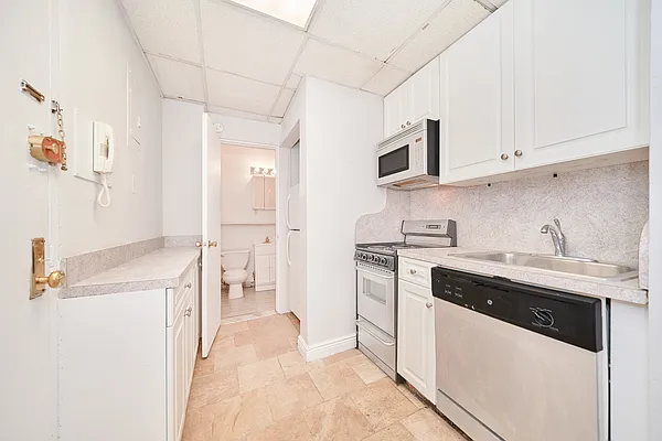 Rented by Living New York | media 13