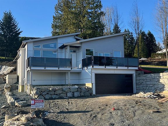 2nd image of 634 Farrell Rd