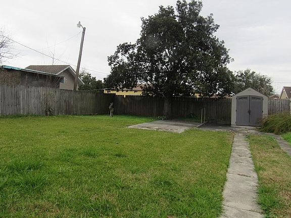 3rd image of 605 Bellanger St