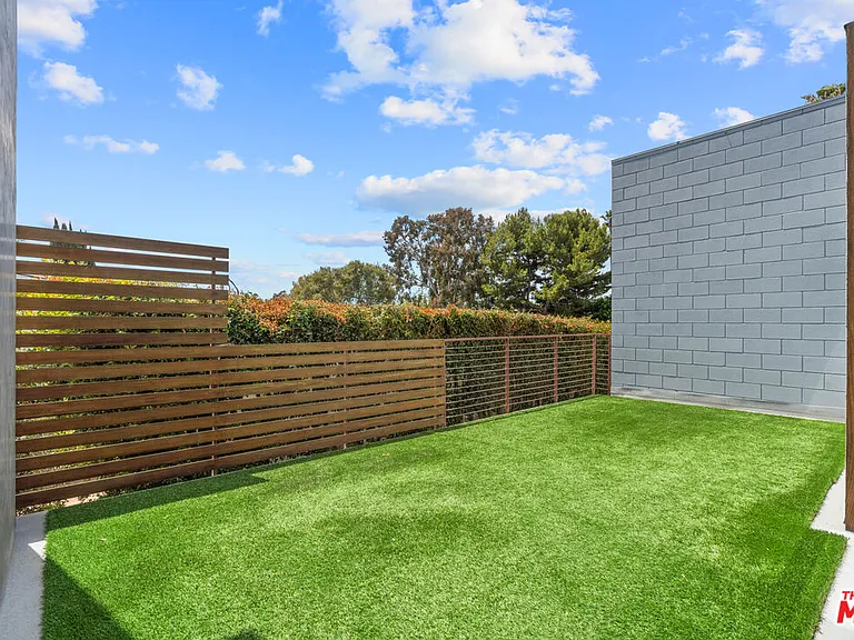 802 Indiana Ave — Photo 5