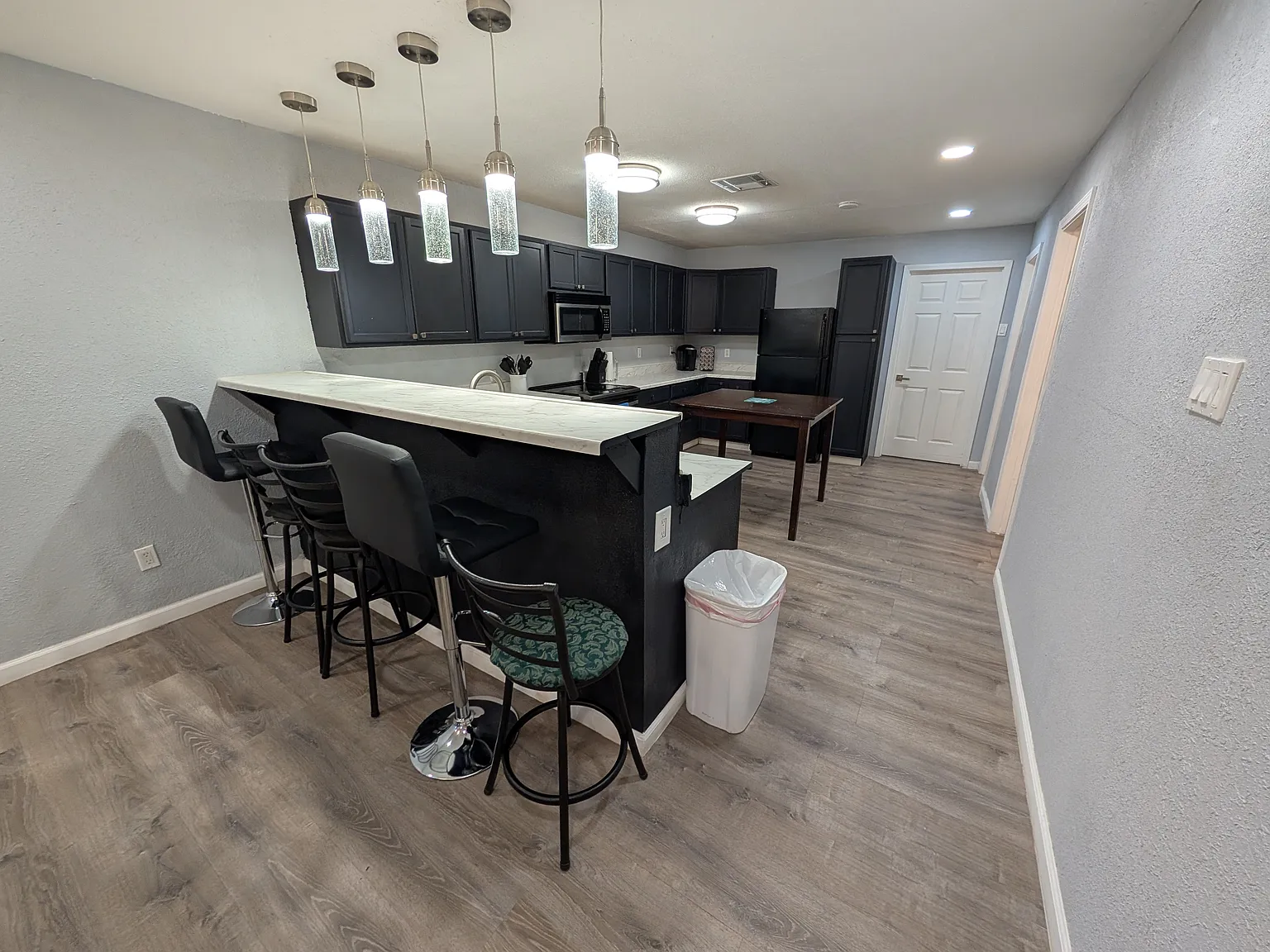 3 bed, 1094 sqft, $2,650 — Photo 1