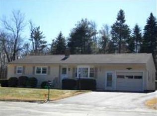32 Aloe Dr, Leominster, MA 01453