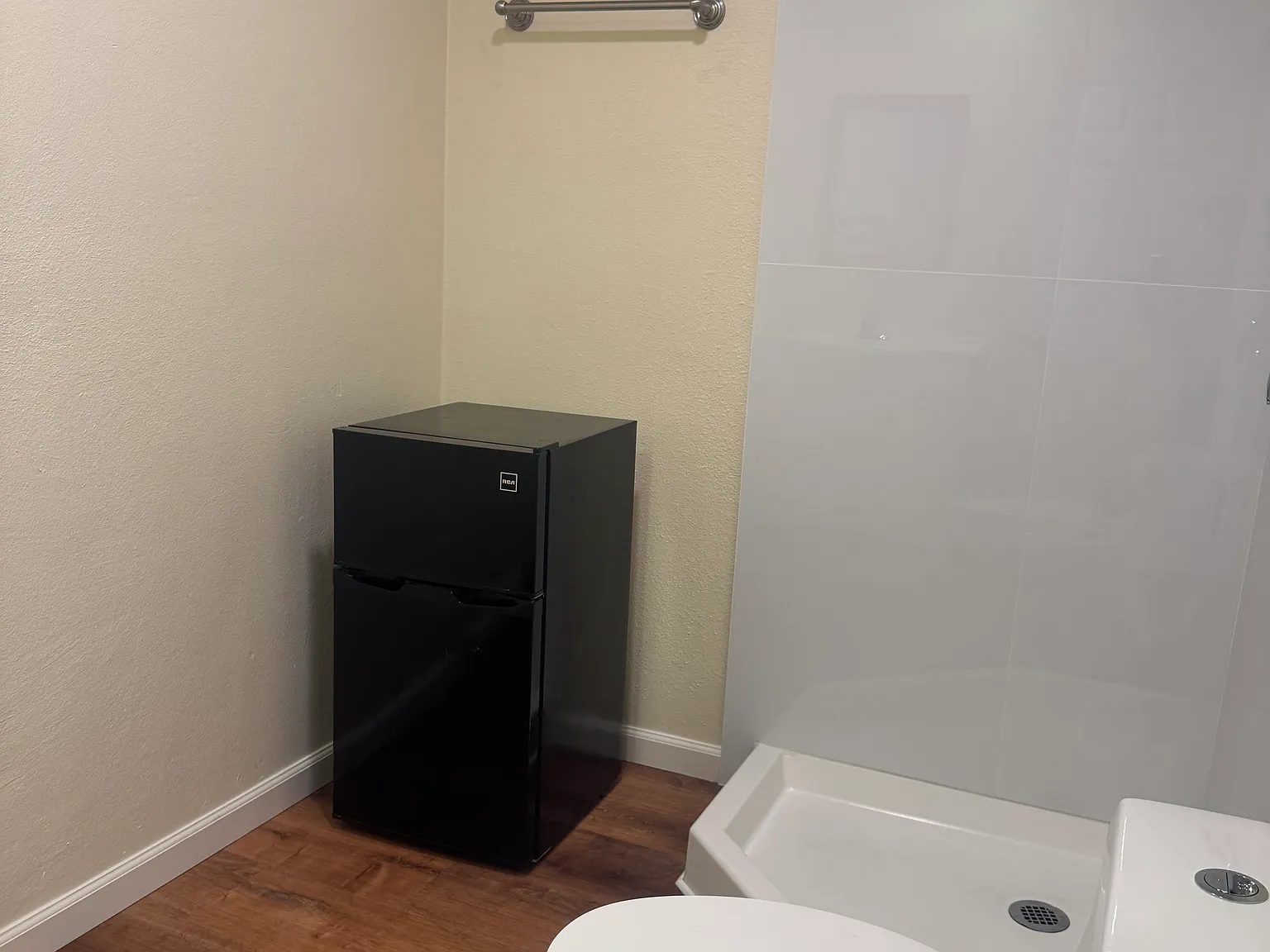 Studio, 210 sqft, $1,400 — Photo 3