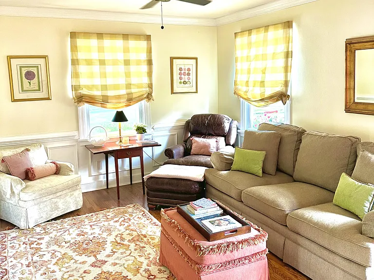 1210 Foxcroft Rd — Photo 5