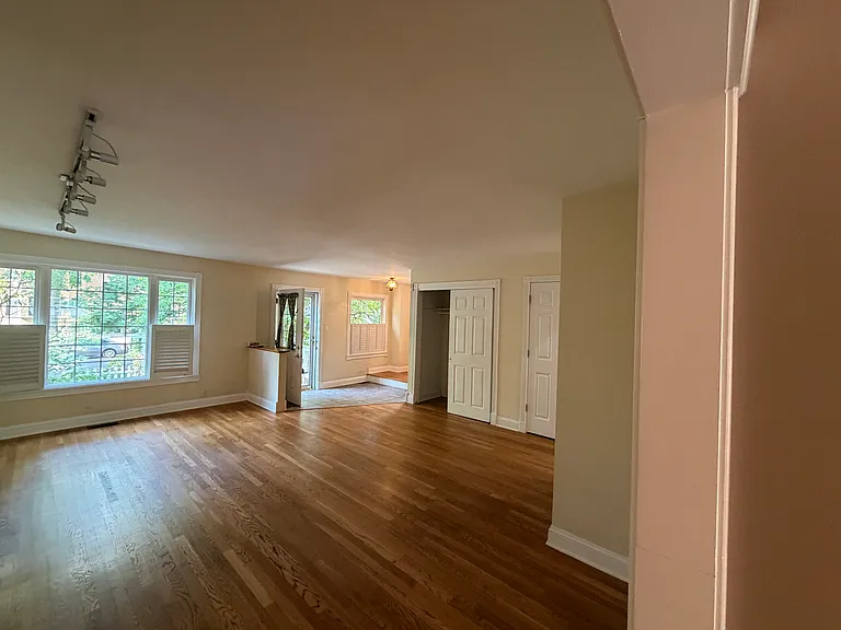 1913 W Estes Ave — Photo 5