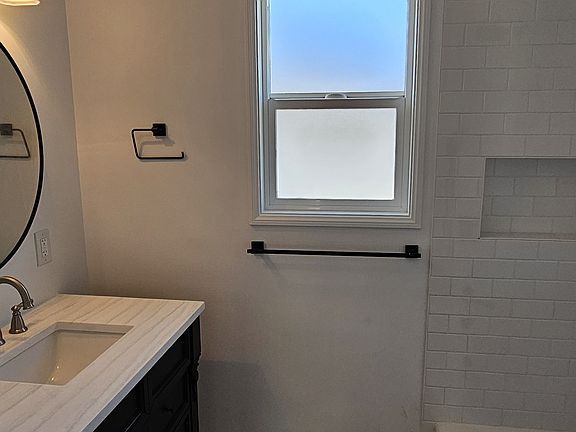 3rd image of 2319 W 116th St