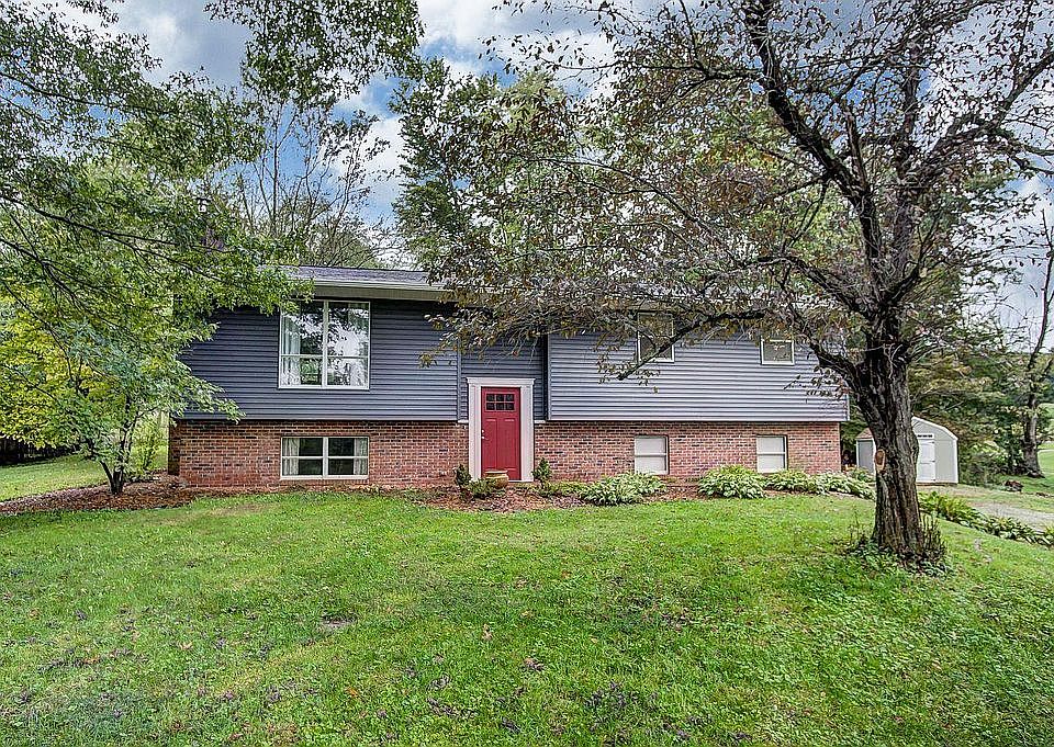 1st image of 46 Horseshoe Ct