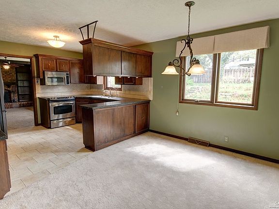 5th image of 112 N Estates Dr