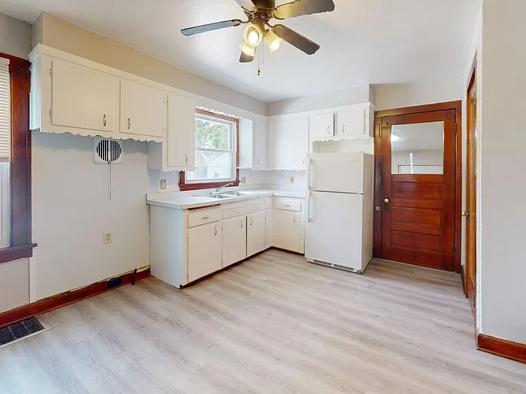 1377 Nichols Ave — Photo 2