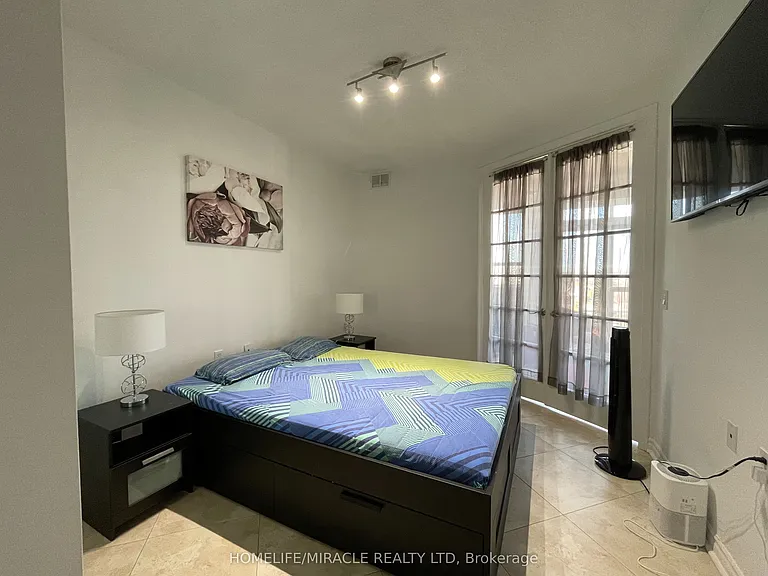 200 Burnhamthorpe Rd E #1202 — Photo 6