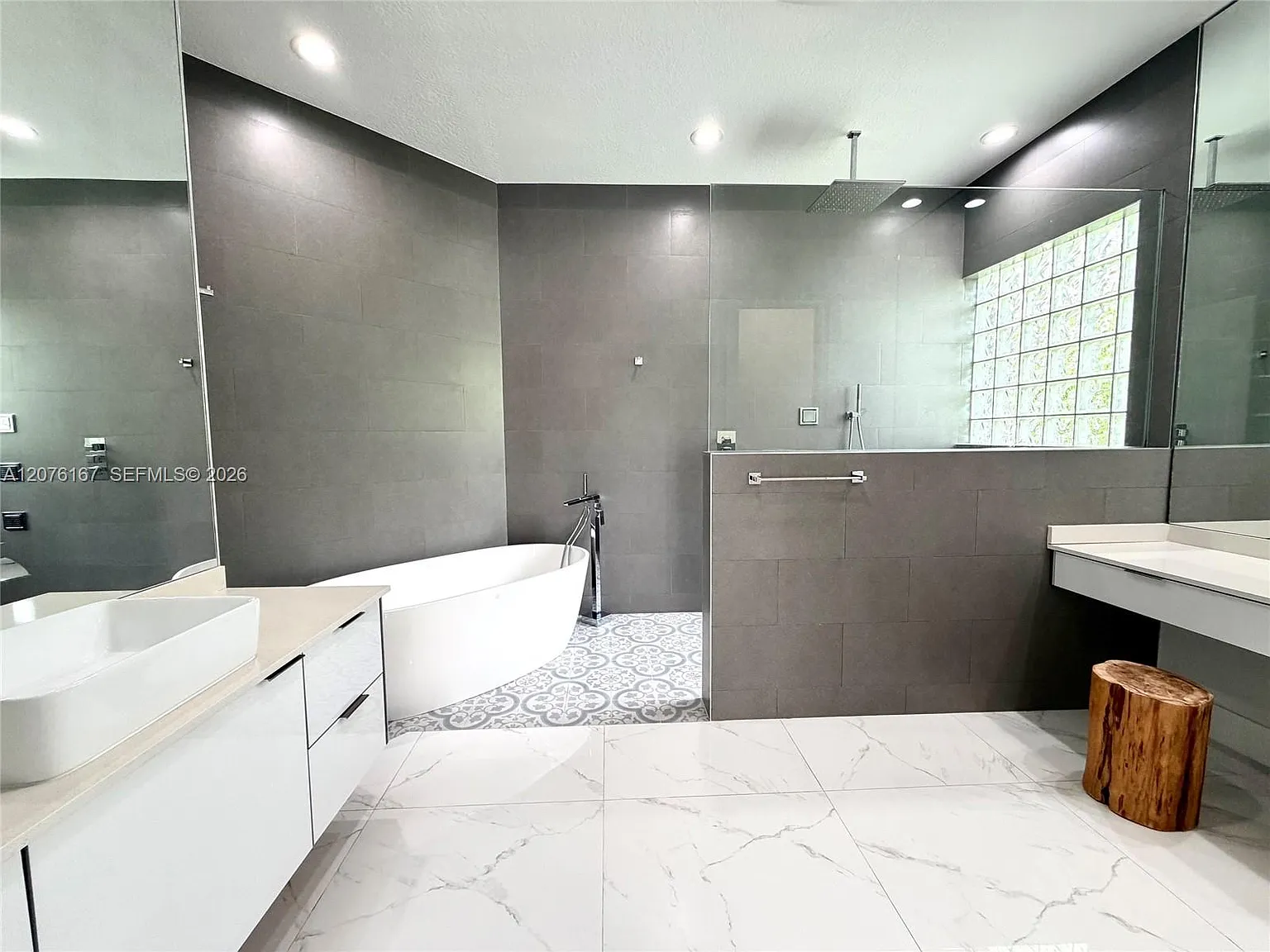 Enclave 2nd Section — Photo 4