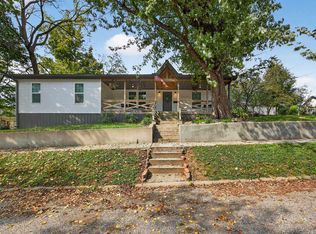 203 NE 1st St, Paoli, IN 47454